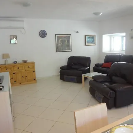 Holiday home Dijana *