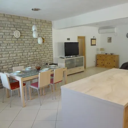 Holiday home Dijana